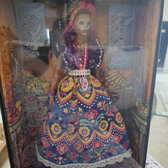 2022 NiB Dia De Muertos Barbie!!